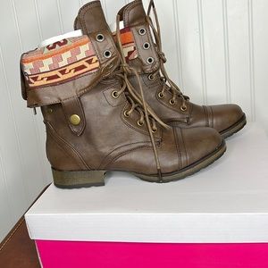 JustFab Roll Down Boots Size 8